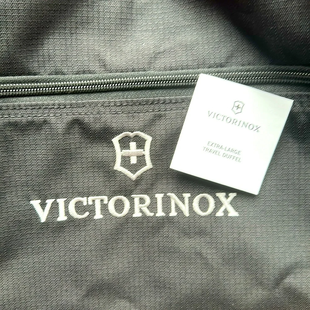 Victorinox Extra-Large 36” Travel Duffel Bag / Noir 31 1756 01